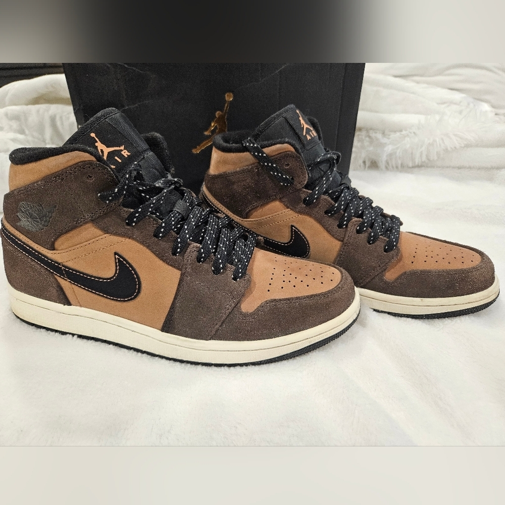 Nike Men's Air Jordan 1 Mid SE Brown Leather Shoe Size w/COA - Size 8 | Euro 41 - Picture 2 of 8